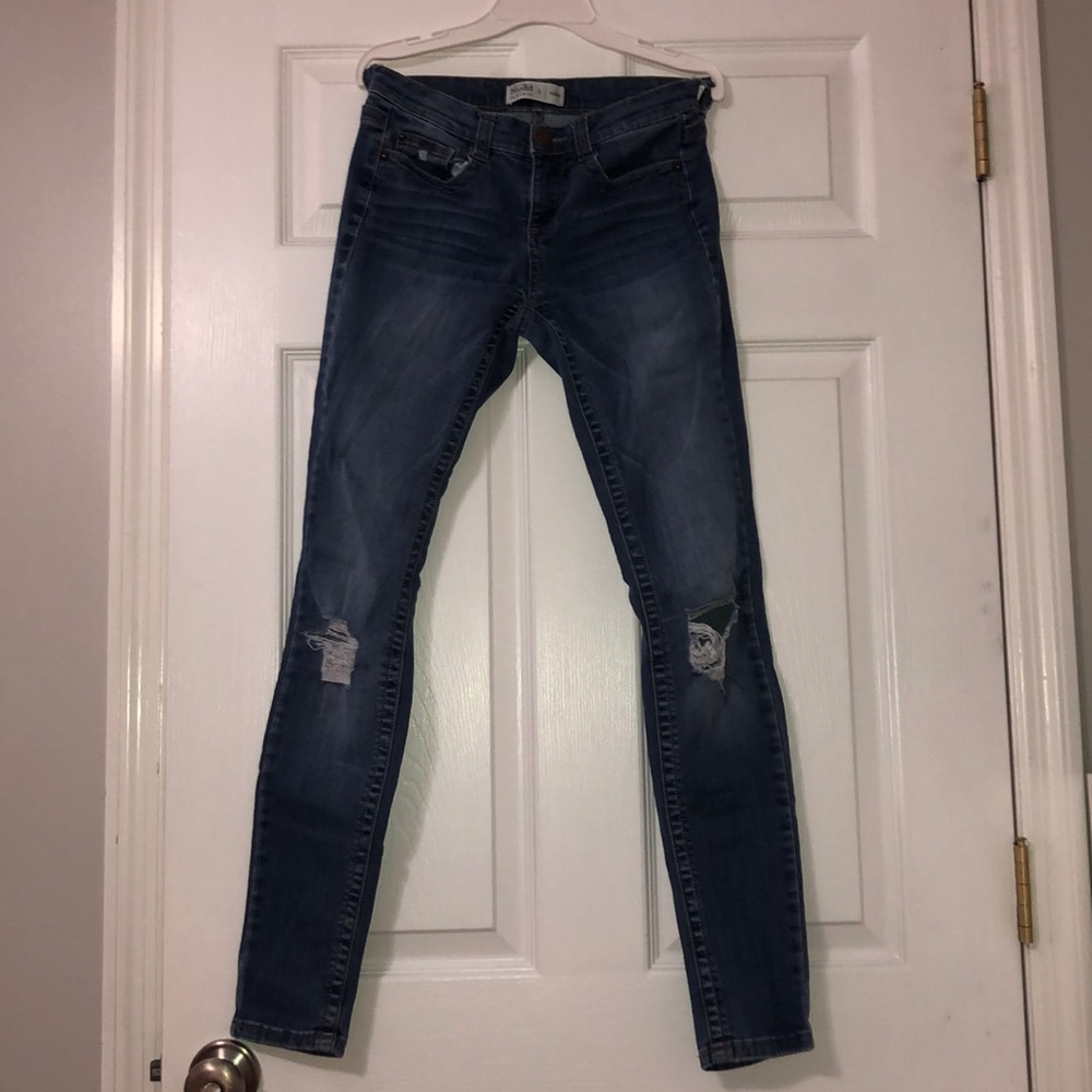 Ripped skinny jeans